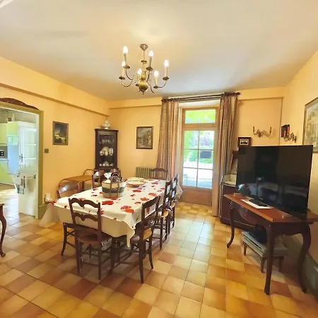 Manoir De Xixème Siècle - Avec Piscine Et Grand Parc