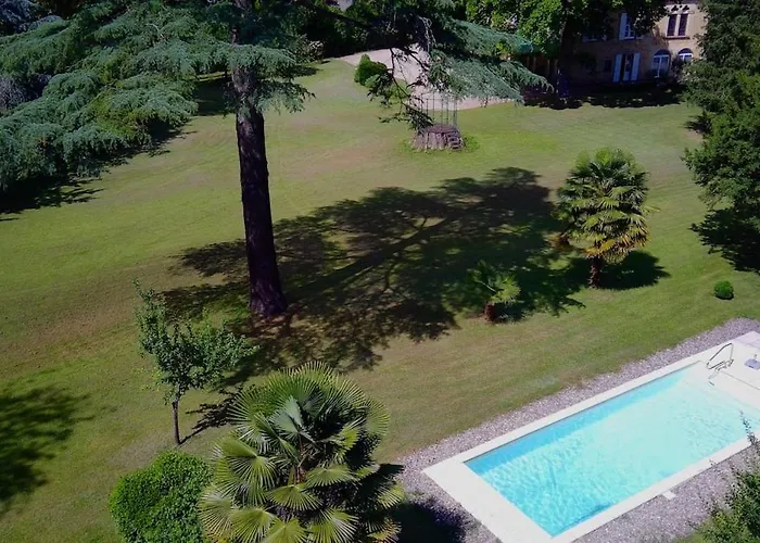 Manoir De Xixeme Siecle - Avec Piscine Et Grand Parc